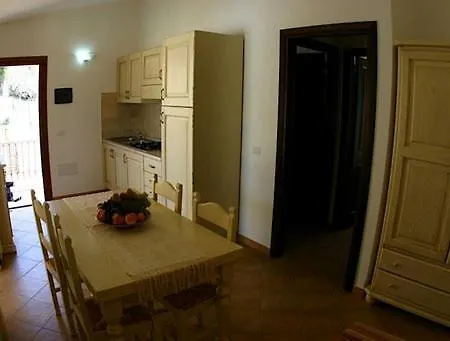Apartmán Sleeps 6 With Pool And Wifi Badesi