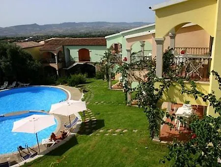 Sleeps 6 With Pool And Wifi *