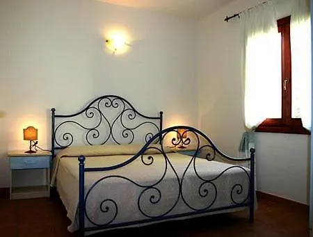 Sleeps 6 With Pool And Wifi * Badesi
