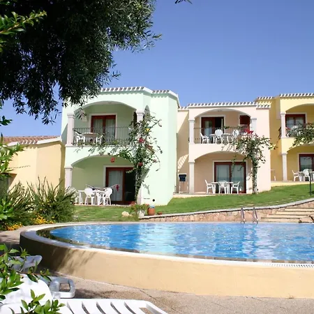 Sleeps 6 With Pool And Wifi Apartmán